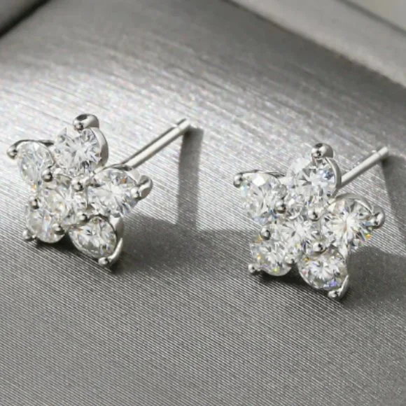 Moissanite Diamond 5 Petal Flower Gold Stud Earring NWOT - Picture 2 of 4